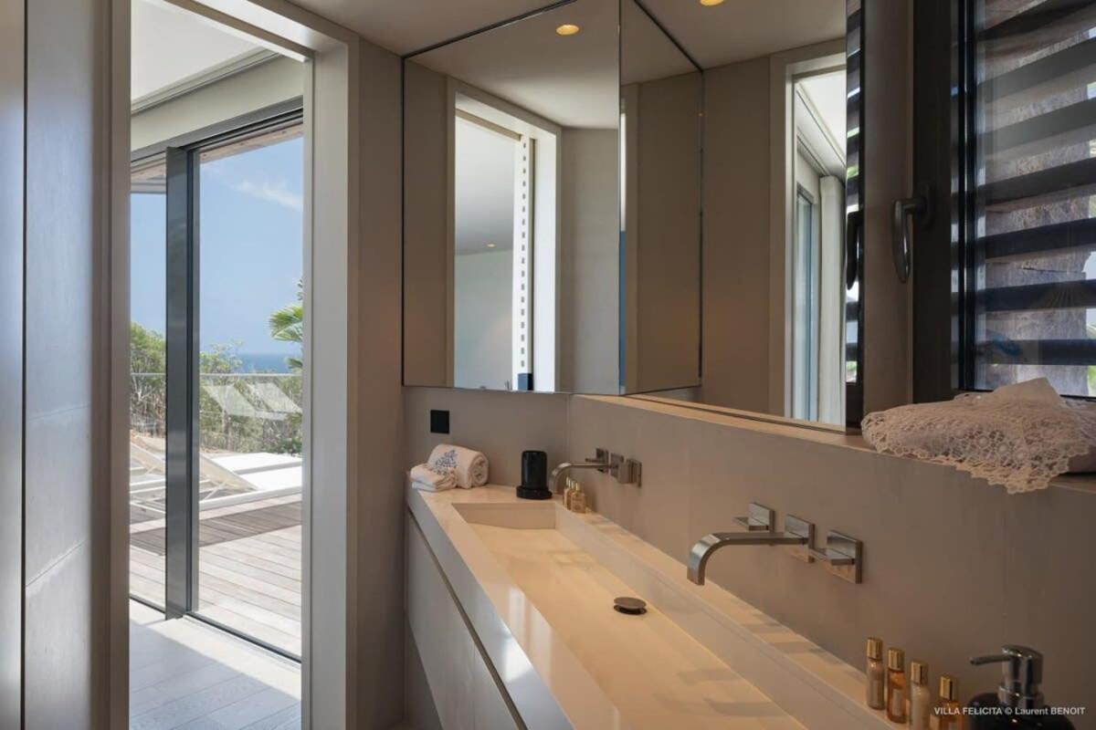 On A Hill Side Villa With Superb Amenities St. Barthelemy エクステリア 写真
