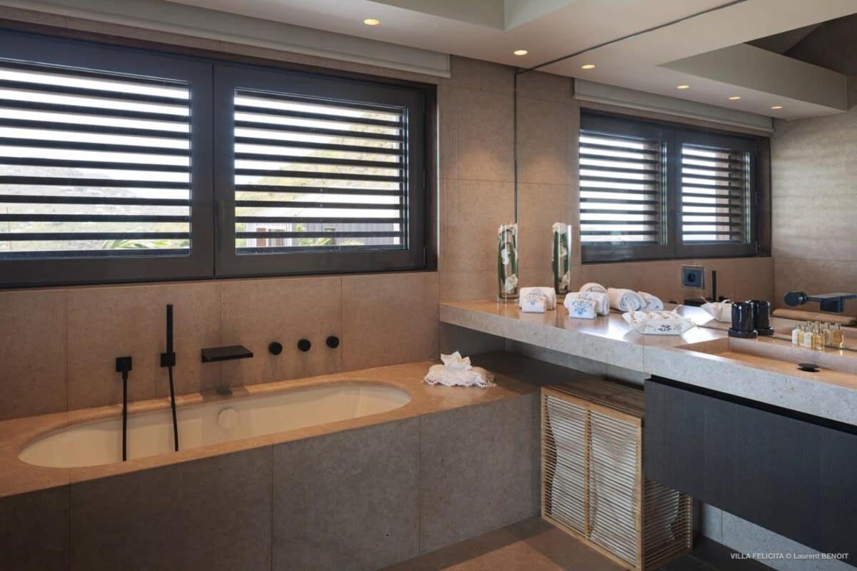 On A Hill Side Villa With Superb Amenities St. Barthelemy エクステリア 写真